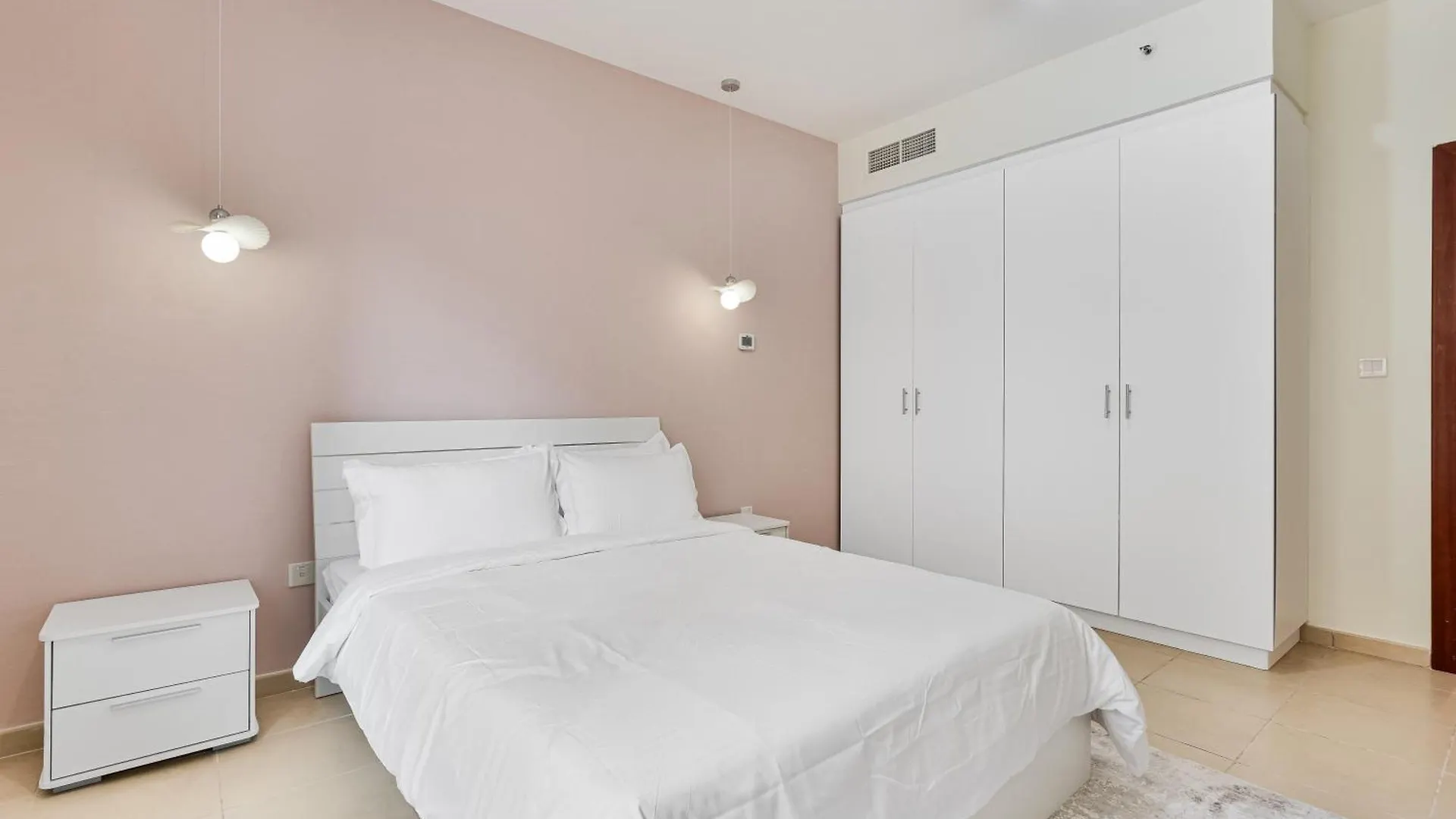 Savis Home Oceanfront Serenity And Marina Views Dubai United Arab Emirates
