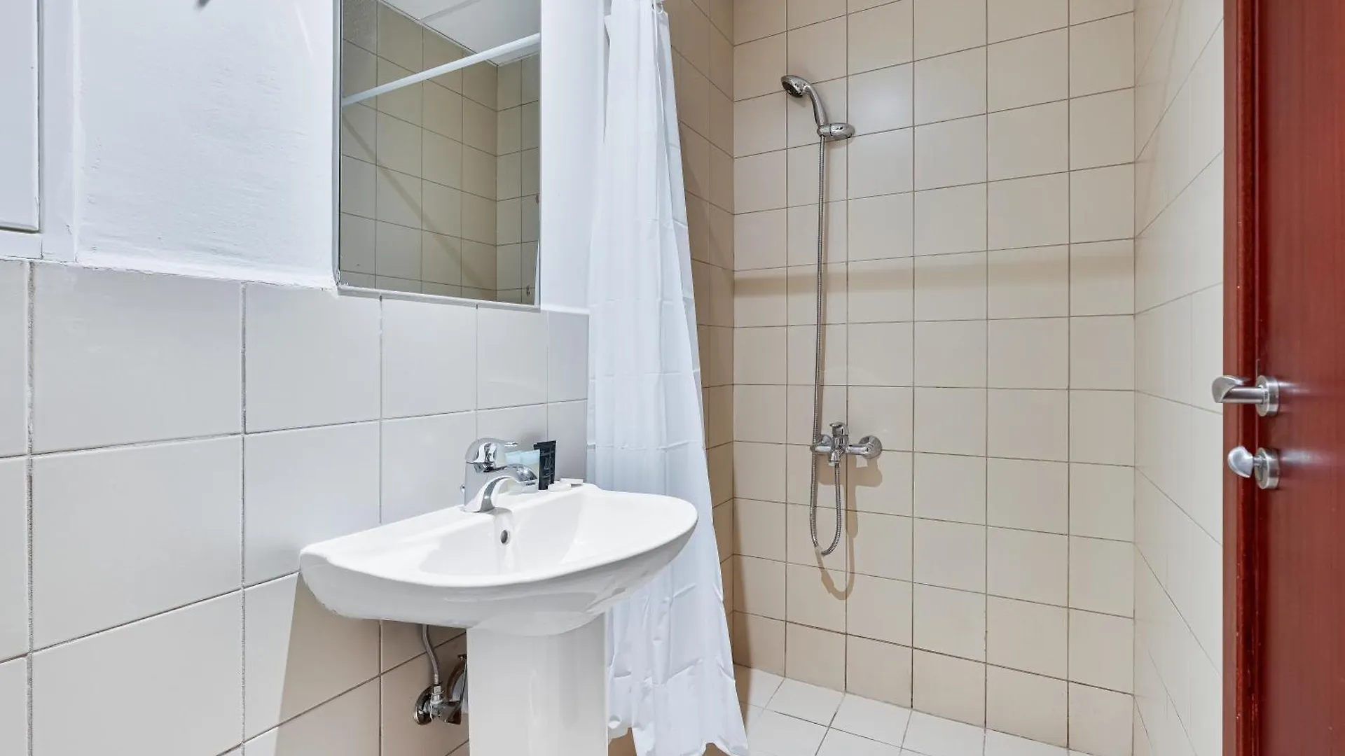 Apartment Savis Home Oceanfront Serenity And Marina Views Dubai United Arab Emirates