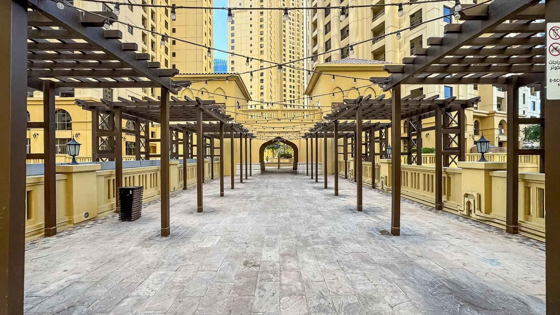 Savis Home Oceanfront Serenity And Marina Views Dubai Apartment